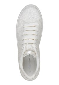 Sneaker bianca con tomaia testurizzata con piccole perline, lacci piatti bianchi e punta tonda liscia. Interno con fodera grigio chiaro.