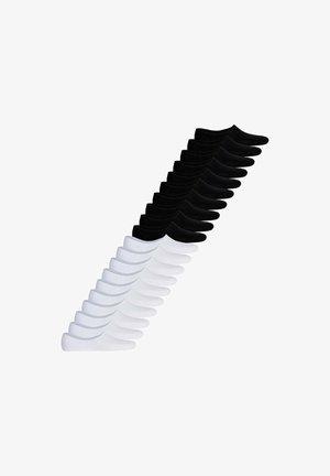 Zehn Paar weiße und zehn Paar schwarze, niedrig geschnittene, unsichtbare Socken diagonal auf einem weißen Hintergrund angeordnet.