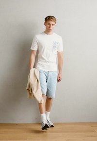 Scotch & Soda REGULAR FIT LEFT CHEST LOGO - Print T-shirt - bright white