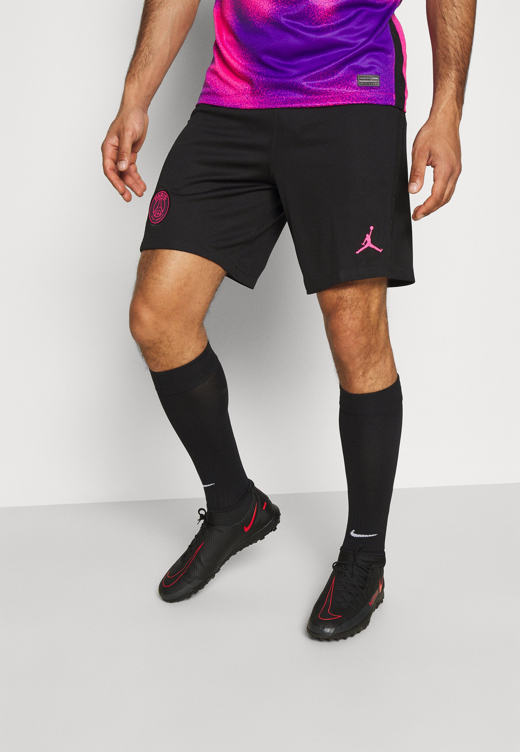 قريب المؤدي الممثل nike paris st 