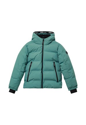 Teal puffer jacket met een capuchon, ritssluiting en twee voorzakken met rits; heeft zwarte accenten en een gebrandmerkte kraag.