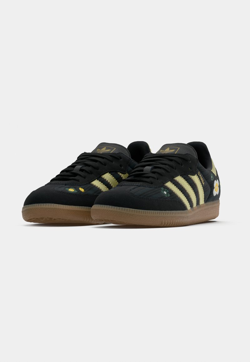 adidas gazelle silver green womens adidas Superstar ADV Core Black Cloud White Shoes 12