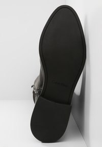 Calvin Klein Botas mosqueteras - black