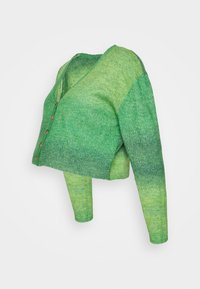 Cardigan verde tricotado com um design em gradiente, decote em V, fechos de botão e mangas longas. Tecido texturizado com várias tonalidades de verde.