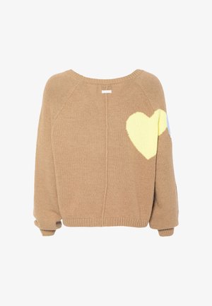 Beżowy sweter dzianinowy o luźnym kroju, z rękawami raglanowymi i dużym żółtym sercem na przodzie. Miękka faktura oraz ściągacze.