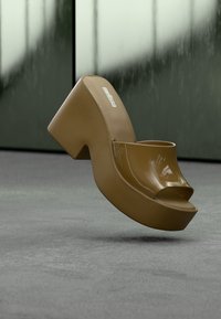 Δεν επιλέχθηκε, brown