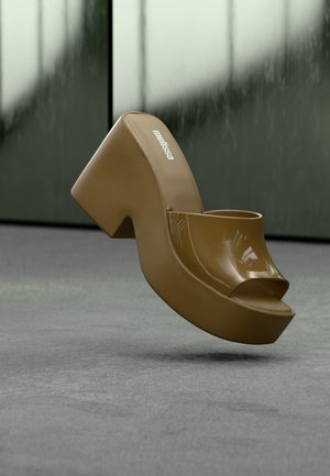 Melissa POSH - Kontsaga tagant lahtised kingad - brown