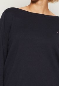 Tommy Hilfiger Curve Sweter