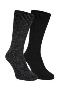 Zwei Paar Socken: ein schwarzes und ein dunkelgraues. Beide haben eine gerippte Textur, sind knöchelhoch und aus weichem Strickmaterial.