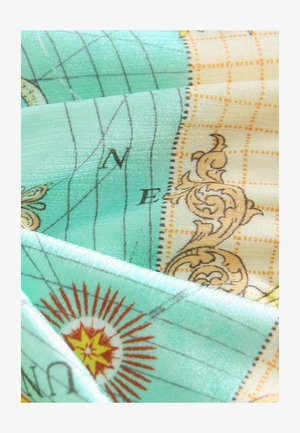 Foulard en soie à motifs avec un fond turquoise, des motifs ornés dorés et des motifs de compas dans des nuances de rouge et d'orange, avec des lignes de grille.