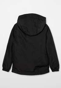 Czarna kurtka z kapturem, z długimi rękawami i elastycznymi mankietami, pokazana z tyłu na białym tle.