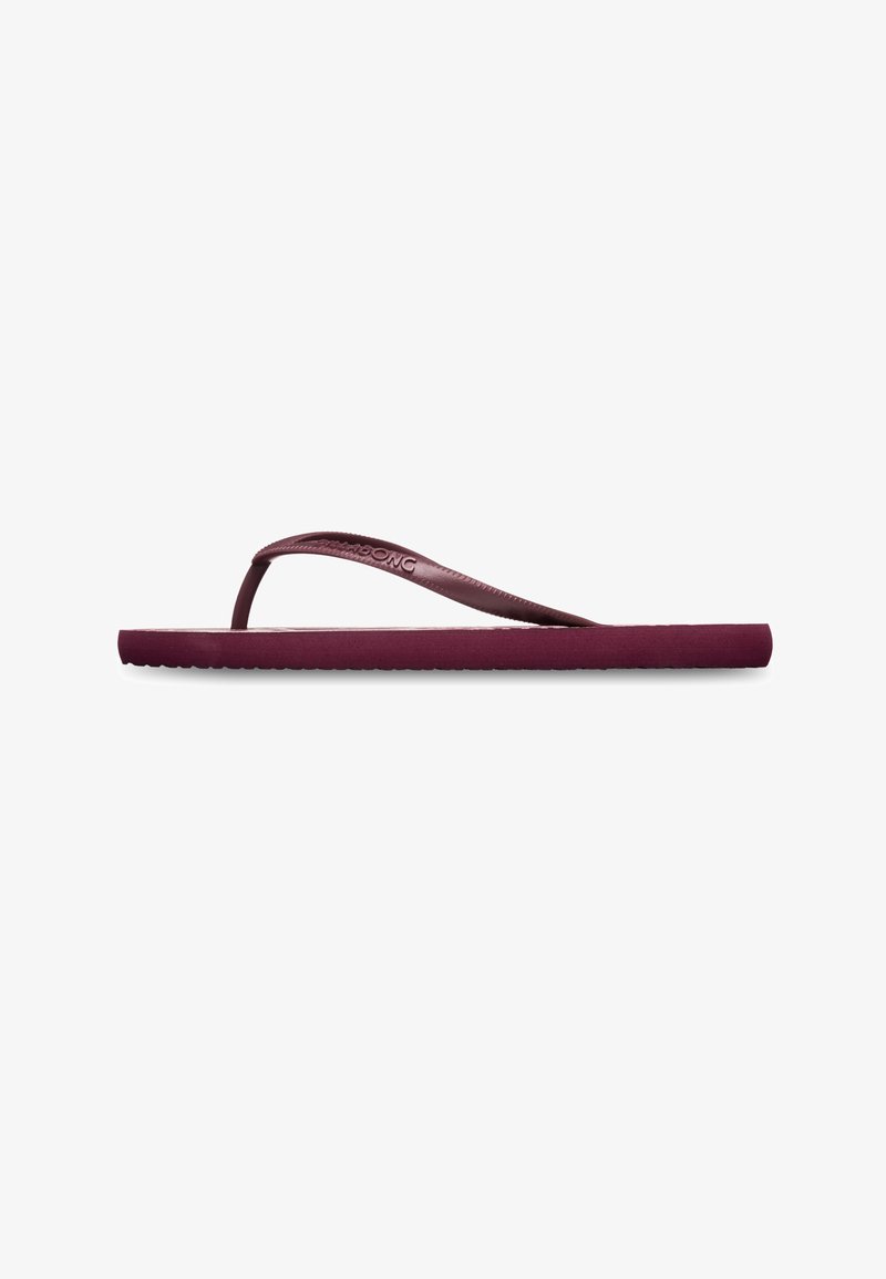 Tongs de couleur violet foncé avec une bride en forme de lanière et une semelle texturée, vues de profil sur un fond blanc.