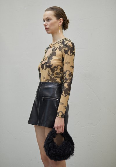 ROKH METAL HOOPS - Blouse - black/brown