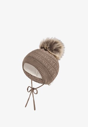 Braun gestrickte Mütze mit einem dekorativen Muster, einem Pompon aus Kunstfell oben und Kinnbändern für einen sicheren Sitz. Gefüttertes Innenteil für Wärme.
