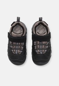 Keen Trekingové boty - black