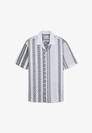 Kurzärmliges Button-Up-Hemd mit weißem Grund und vertikalen schwarzen geometrischen Musterstreifen, ausgestattet mit einem klassischen Kragen.