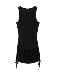 Czarna sukienka bez rękawów z marszczonymi detalami, wyposażona w sznurek do ściągania na dole, wykonana z miękkiego, elastycznego materiału.