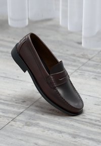 Pompeii VEGA Zakelijke loafers roast/bruin