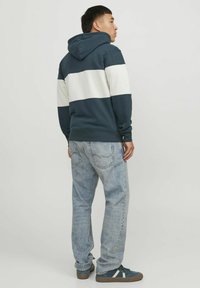 Jack & Jones JORLAKEWOOD ciemnozielony
