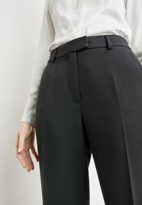 Taifun 7/8 MIT BÜGELFALTEN SLIM FIT - Chino - schwarz