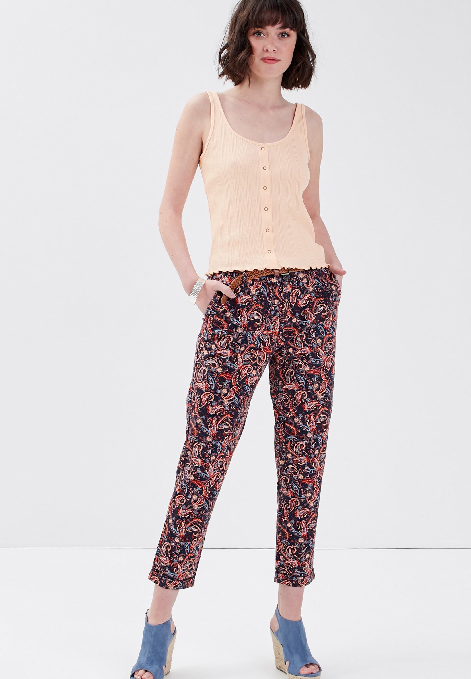 Femme Chino Femme Chino