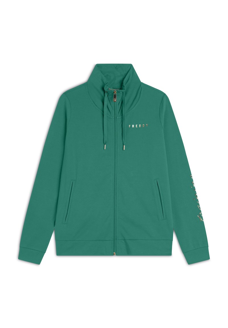 Giacca verde con zip e colletto alto, tasche frontali e coulisse. Presenta il logo metallici "FREDDY" e un motivo floreale sulla manica.