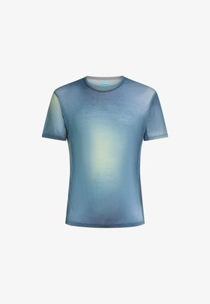 Sportshirt met korte mouwen van gestructureerde blauwe stof met subtiele kleurverloop en ronde hals.