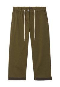 Pantaloni verde oliva con vita regolabile tramite cordino, due tasche laterali e fondo rigirato. Realizzati in tessuto di cotone testurizzato.