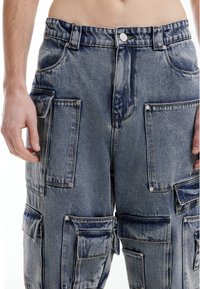 FAVELA MULTIPOCKET UNISEX - Loose-jeans - blue washed
