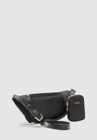 Borsa a cintura in nylon nero con finitura liscia, dotata di hardware dorato, tracolla regolabile e una piccola tasca rimovibile con chiusura a zip.