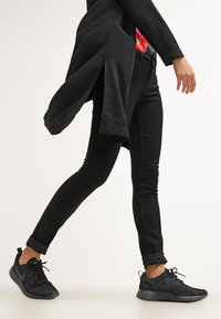 ONLY REGULAR SOFT ULTIMATE BLACK - Jeansy Slim Fit
