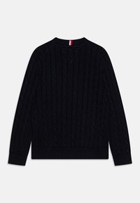 Maglione nero lavorato a maglia con motivo a trecce. Collo rotondo con un accento contrastante rosso e bianco all'uscita del collo. Maniche lunghe, finitura testurizzata.