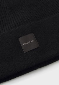 Calvin Klein CHUNKY OPEN BEANIE - Beanie - black