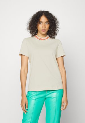 NECK LOGO TEE - T-shirt - bas - eggshell