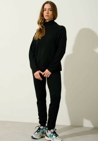 Authentic Cashmere - Sweter