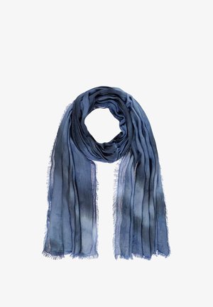 Niebieski gradientowy szal wykonany z lekkiego, pomarszczonego materiału, z frędzlami na brzegach. Miękka tekstura w różnych odcieniach niebieskiego.