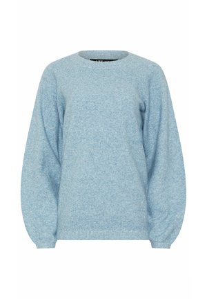 Hellblauer Pullover mit Rundhalsausschnitt und langen Ärmeln, weiche Textur, mit gerippten Bündchen und Saum, auf weißem Hintergrund dargestellt.