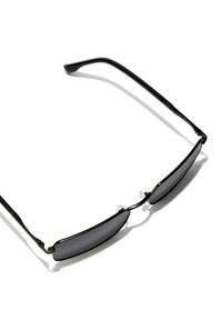 Gafas de sol negras con un diseño elegante, lentes oscuros, marco de metal delgado y almohadillas nasales ajustables. Forma minimalista sin acentos adicionales.