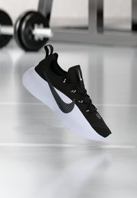 LEBRON TR 1 - Treniņkurpes - black/white