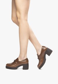 NeroGiardini Platform heels - cuoio