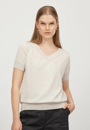 - T-shirt basic