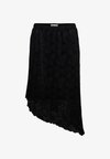 CRANAMIA ASYMMETRIC LACE - Jupe trapèze - pitch black