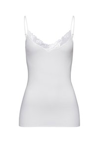 Vit linne med justerbara spaghettiband, spetsdetalj längs halsringningen, mjukt tyg och en figursydd silhuett.