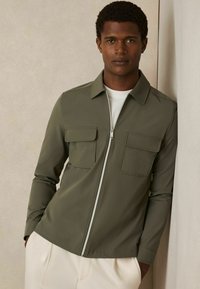 Reiss REGULAR FIT - ASCEND TECHNICAL - Jachetă de vară - green
