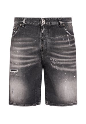 Czarne wyblakłe szorty dżinsowe z przetarciami, plamami farby, zapięciem na guziki i przednimi kieszeniami.