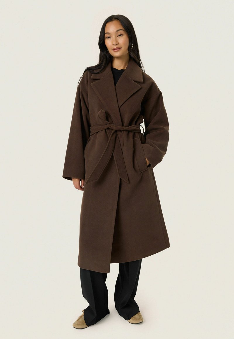Soaked in Luxury RUBIE BELTED  - Cappotto classico - hot fudge