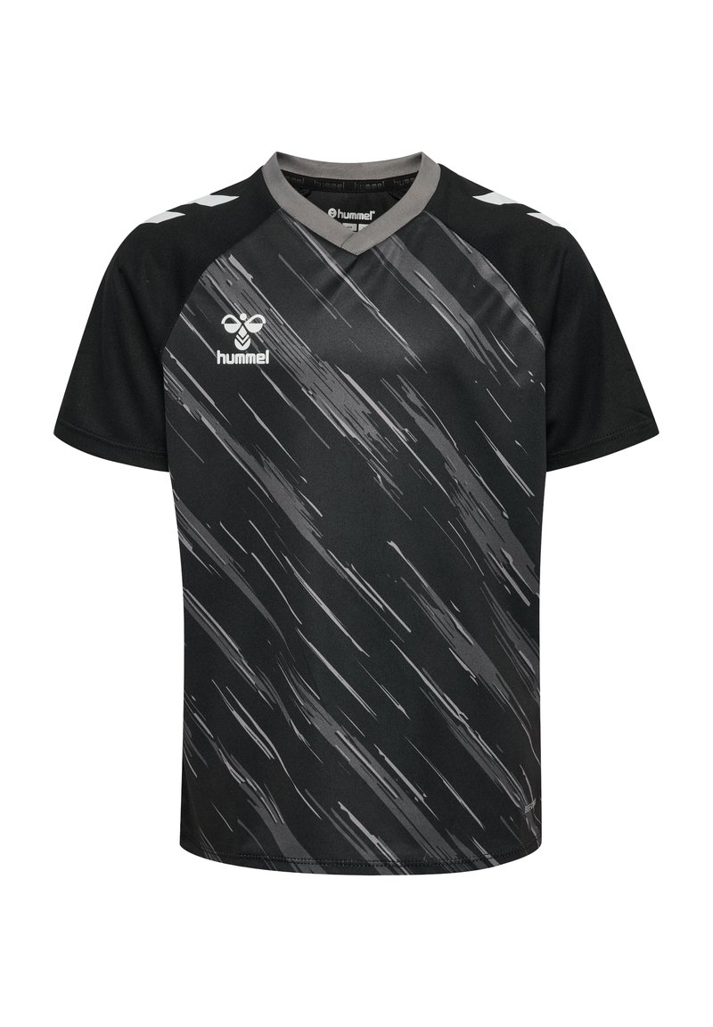 Schwarzes sportliches T-Shirt mit V-Ausschnitt, das ein graues, schräges Streifenmuster und ein weißes Logo auf der Brust aufweist. Hergestellt aus leichtem Material.