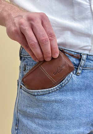 BUTLER - Key holder - dark brown