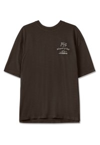 Tmavohnedé bavlnené tričko s guľatým výstrihom, krátkymi rukávmi a predným grafickým textom s dekoratívnym vlnitým vzorom.