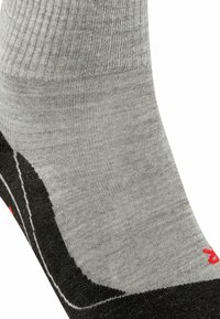FALKE TK5 SHORT TREKKING LIGHT CUSHIONING - Calze sportive - light grey